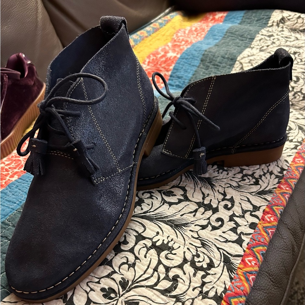 Hush Puppies, blue suede, size 9.5